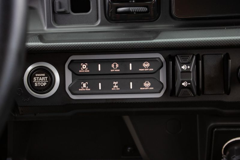 NEW 2026 CAN-AM DEFENDER LIMITED CAB HD11 Image 28