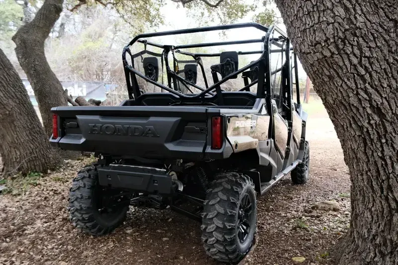 2025 Honda PIONEER 1000 6 DELUXE Image 5
