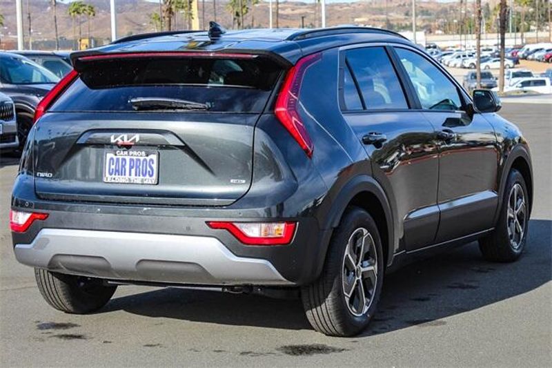 New 2025 Kia Niro EXImage 17