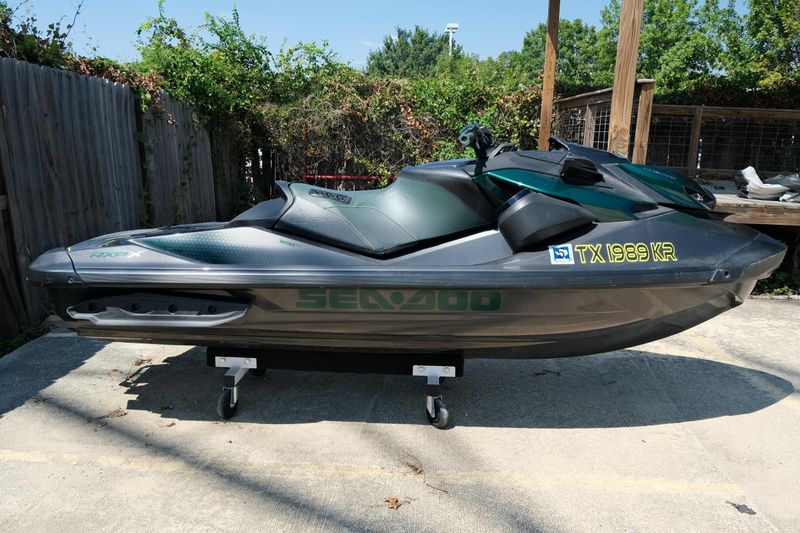 USED 2023 SEADOO PWC RXP CARBON 300 AUD BE IBR 23 Image 2