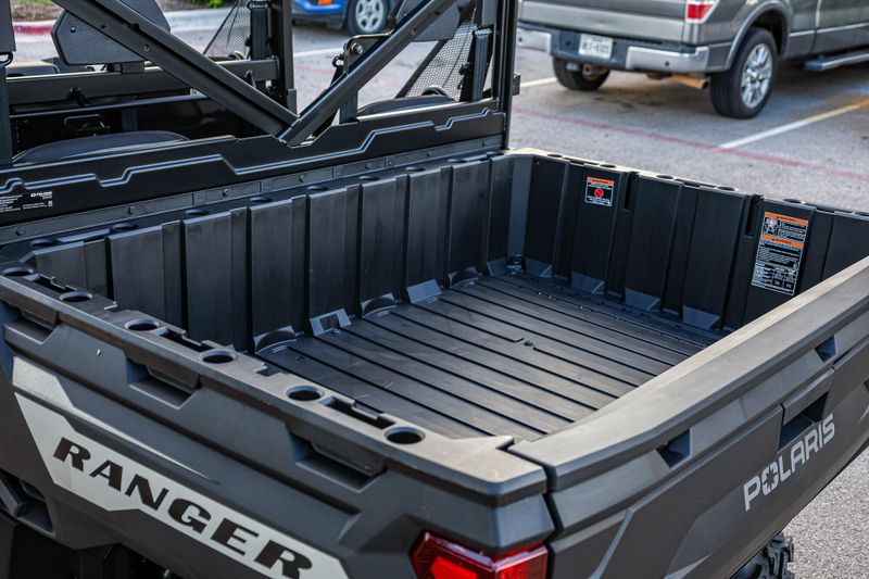 2025 Polaris RANGER CREW 1000 PREMIUM  MIRAGE BEIGE Image 15
