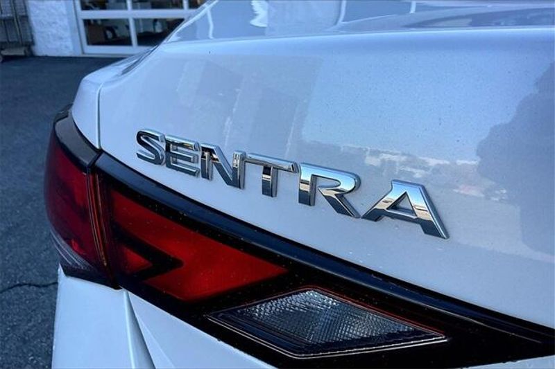 2022 Nissan Sentra SVImage 31