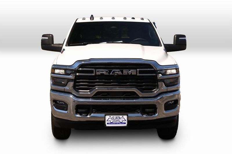 2025 RAM 2500 Tradesman Crew Cab 4x4 8