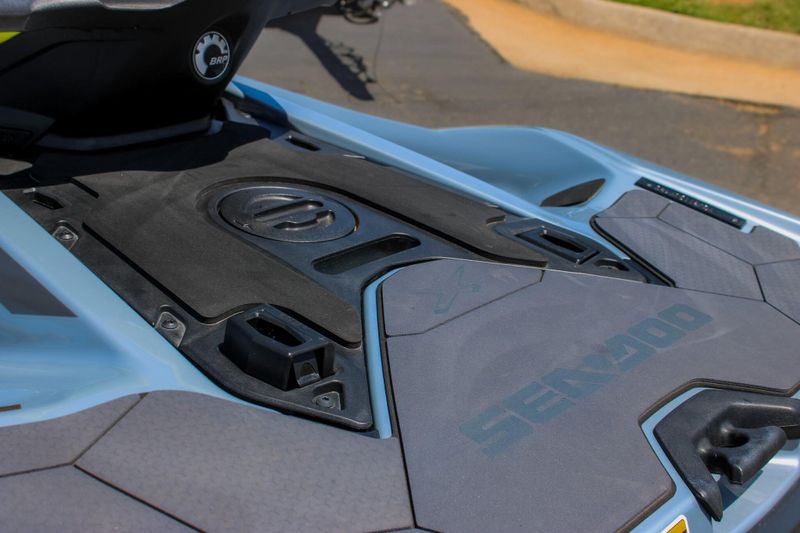 2025 SEADOO RXPX 325 WITH SOUND SYSTEM ICE METAL AND MANTA GREEN Image 31