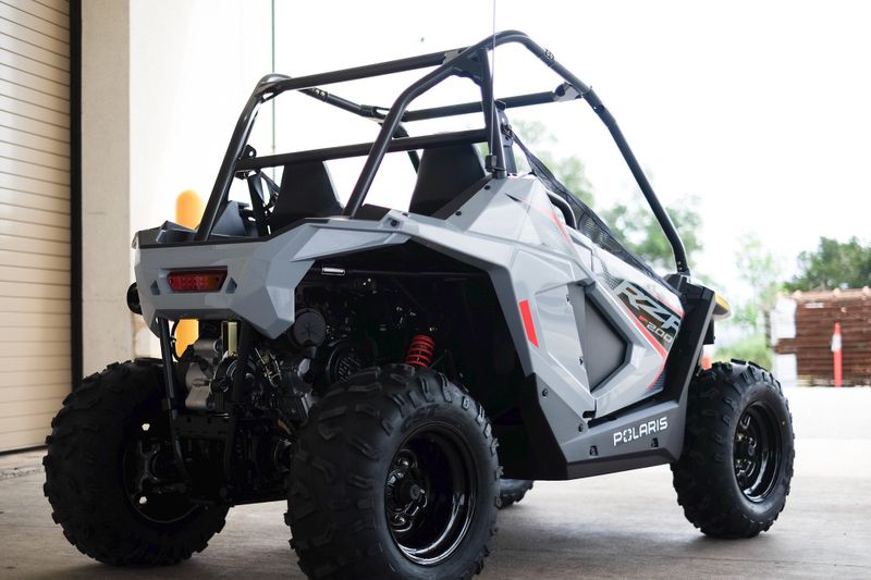 2024 Polaris RZR 200 EFI  STORM GRAY Image 3