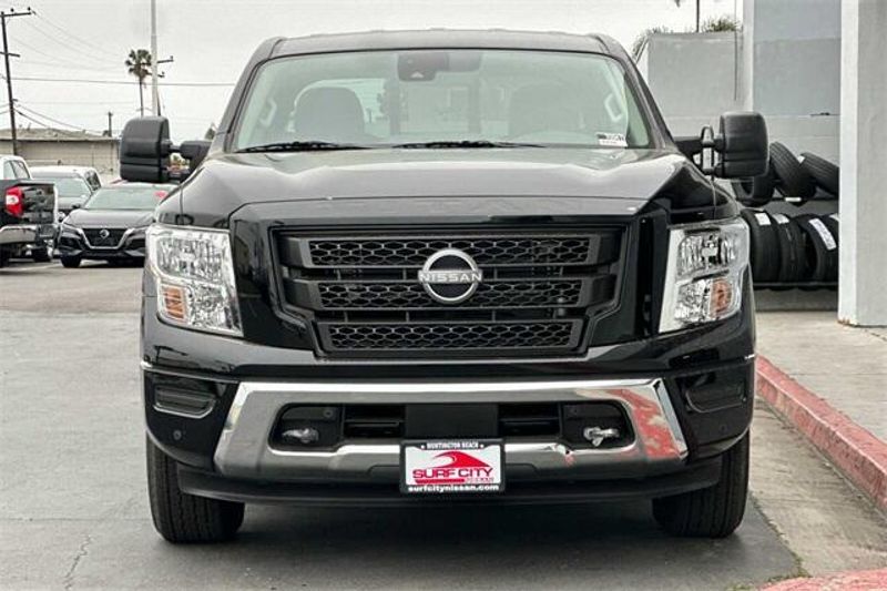 2024 Nissan Titan SVImage 6