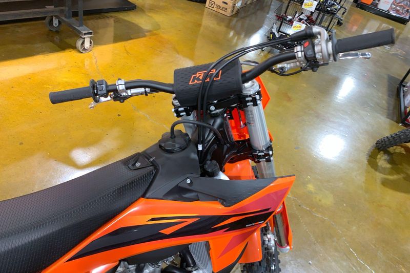 New 2025 KTM 450 SX-F Image 17