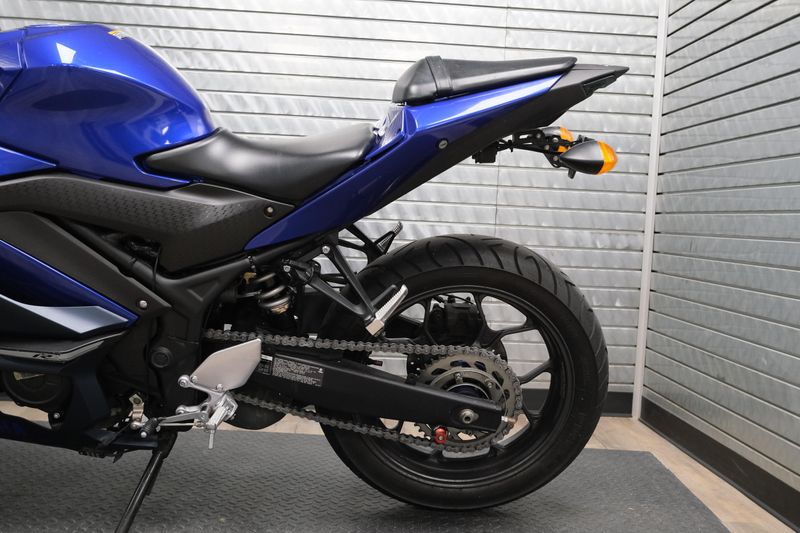 USED 2023 YAMAHA YZFR3 ABS Image 13