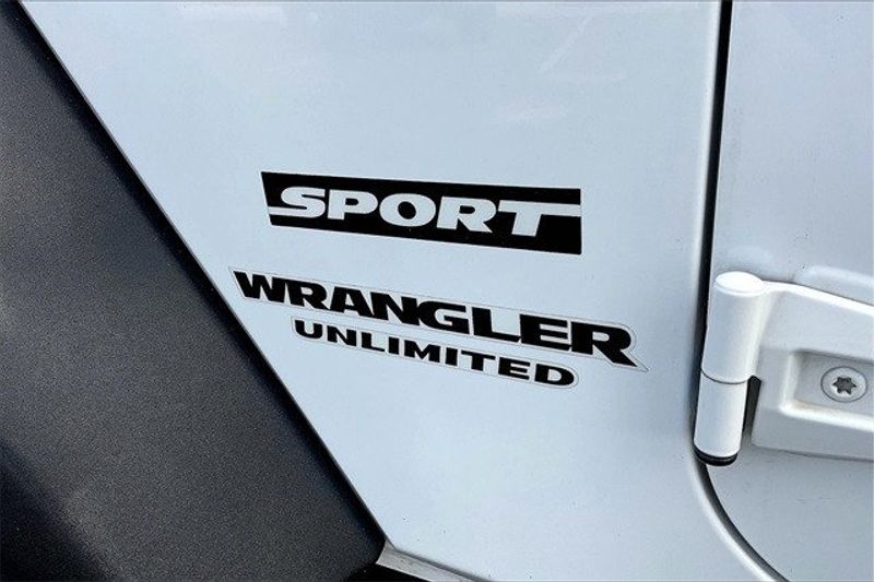 2017 Jeep Wrangler Unlimited SportImage 31