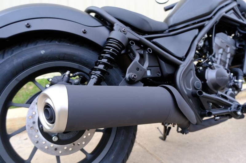 2025 Honda REBEL 300 MATTE BLACK METALLIC Image 23