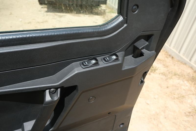 New 2025 Polaris RANGER CREW XP 1000 NORTHSTAR TEXAS EDITION BLACK CRYSTAL Image 16