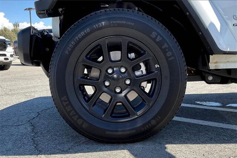 2023 Jeep Gladiator Overland photo 7
