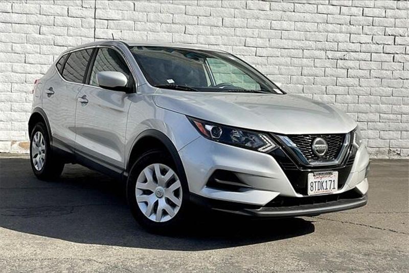 2020 Nissan Rogue Sport SImage 2