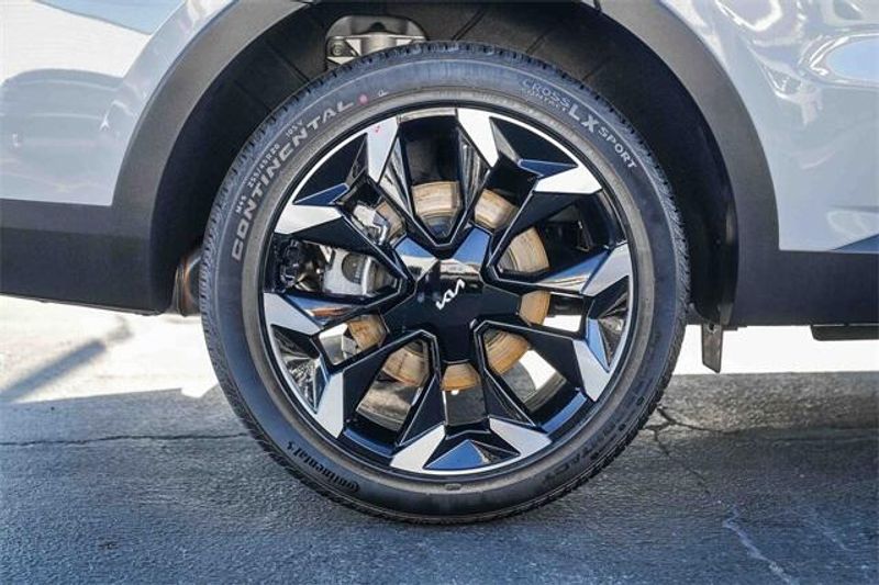 New 2025 Kia Sorento EXImage 19