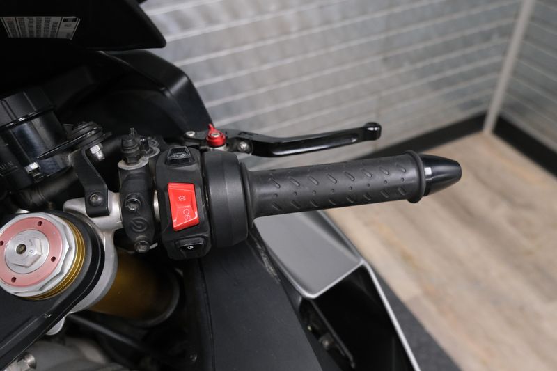 USED 2022 APRILIA RSV4 1100 Image 19