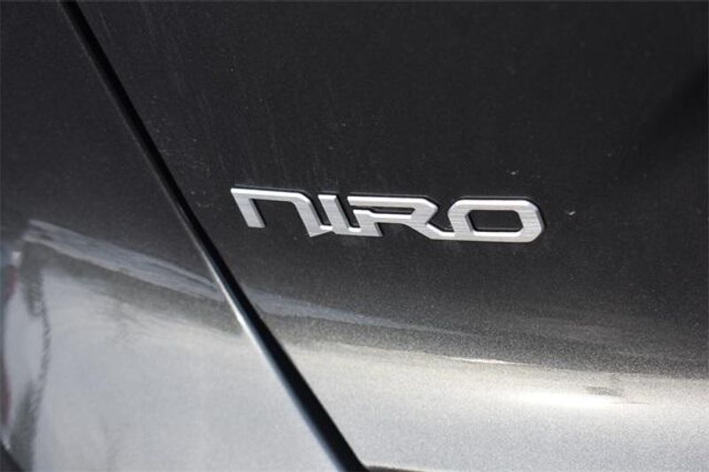 New 2025 Kia Niro EX TouringImage 16