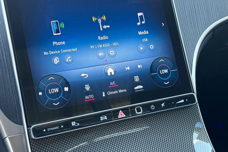 Used 2024 Mercedes-Benz GLC 300Image 23