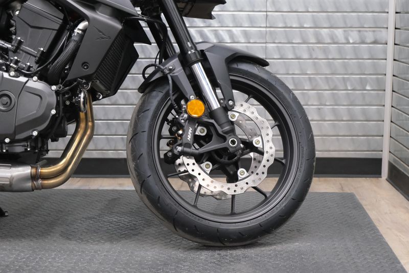 NEW 2025 HONDA CB750 HORNET Image 14