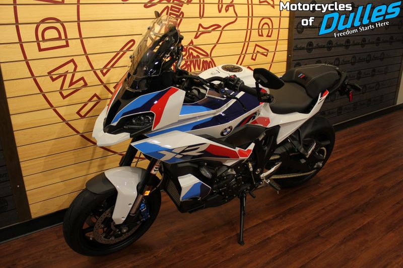 New 2026 BMW M1000XR Image 4