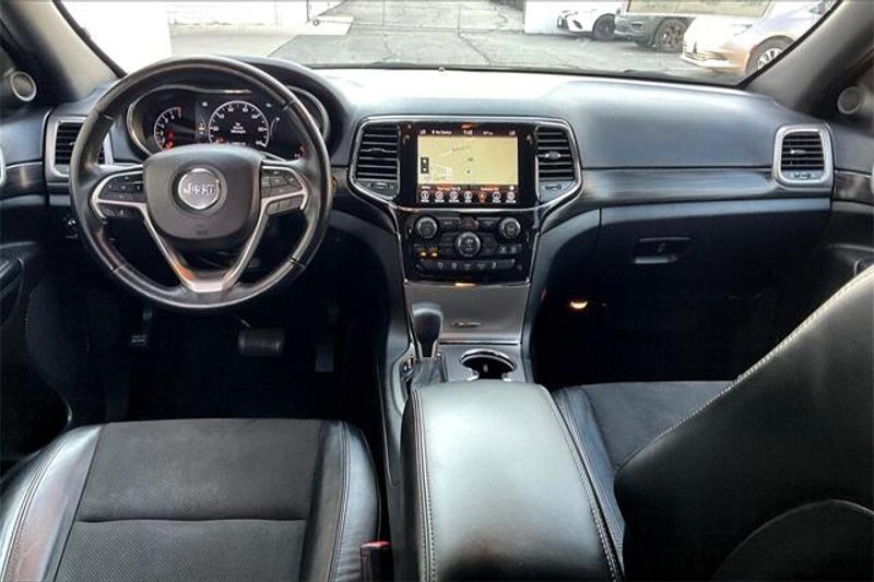2021 Jeep Grand Cherokee Laredo XImage 15