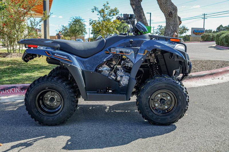 2025 Kawasaki BRUTE FORCE 300  GRAYISH BLUEImage 16