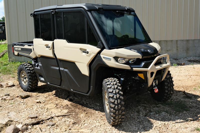 2025 Can-Am DEFENDER MAX LIMITED CAB HD10 DESERT TAN AND STEALTH BLACK Image 15