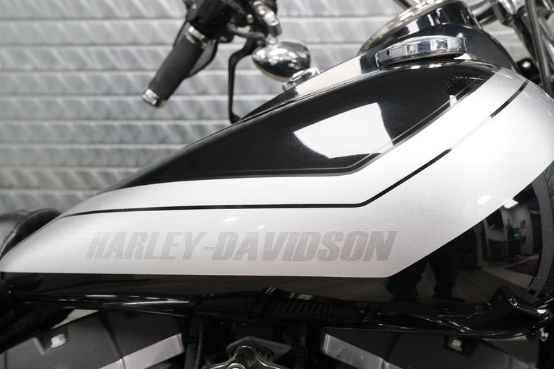 USED 2017 HARLEY DYNA FAT BOB 103 Image 14