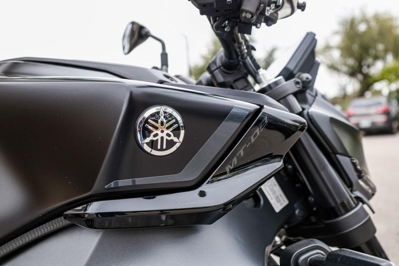 NEW 2025 YAMAHA MT09 Image 10