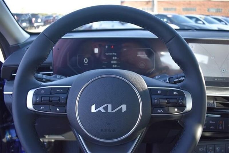 2025 Kia K5 EXImage 30