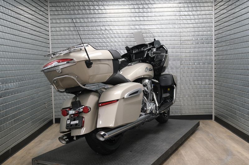NEW 2026 INDIAN MOTORCYCLE PURSUIT LIMITED WITH 112 PACKAGE Image 3