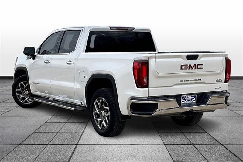 2022 GMC Sierra 1500 SLTImage 12