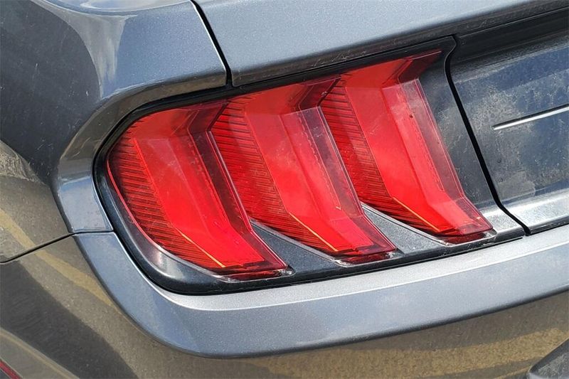 2023 Ford Mustang EcoBoost Premium photo 7
