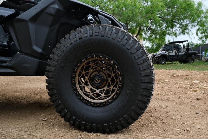 NEW 2026 CAN-AM MAVERICK X3 MAX X RS TURBO RR SMARTSHOX WITH 1025 TOUCHSCREEN Image 11