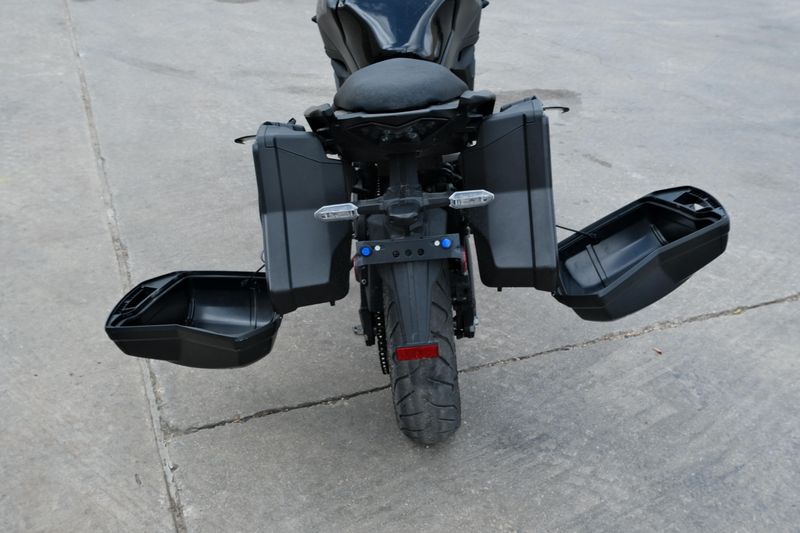 2023 Kawasaki VERSYS 650 LT METALLIC SPARK BLACK AND METALLIC FLAT SPARK BLACK Image 6