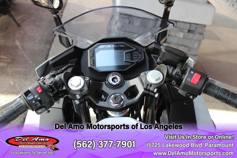 2025 Kawasaki NINJA 500 ABS Image 9