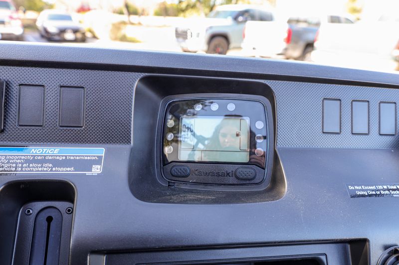 NEW 2026 KAWASAKI MULE PROFXT 820 EPS Image 4
