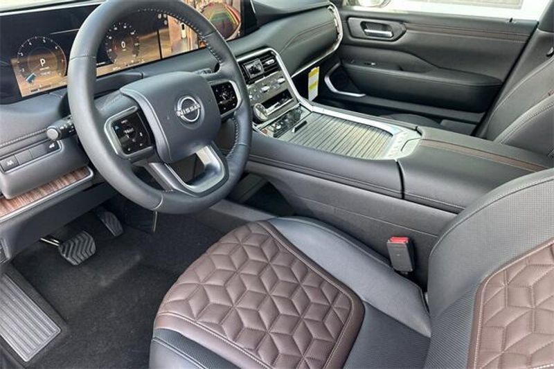 New 2025 Nissan Armada PlatinumImage 7