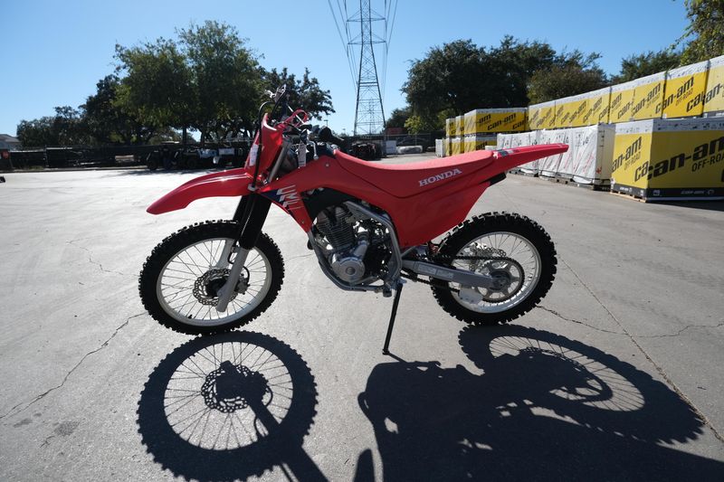 2025 Honda CRF 250F REDImage 20