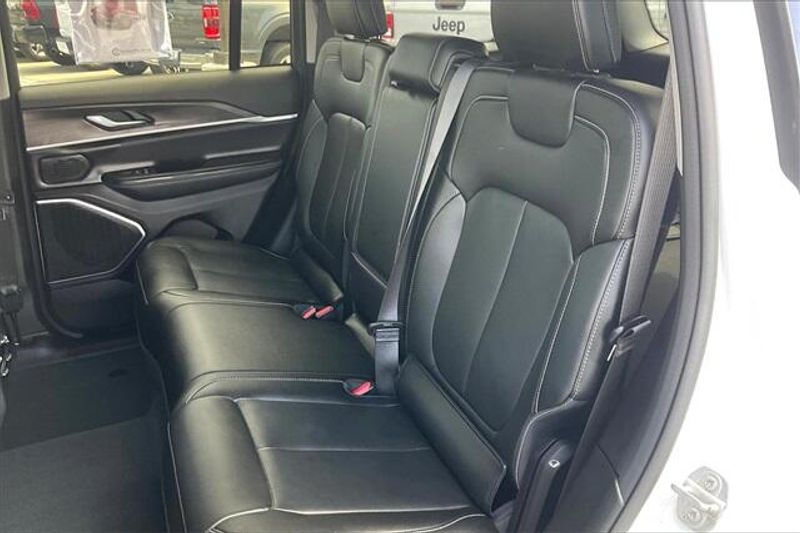 2022 Jeep Cherokee Limited 4xe photo 23