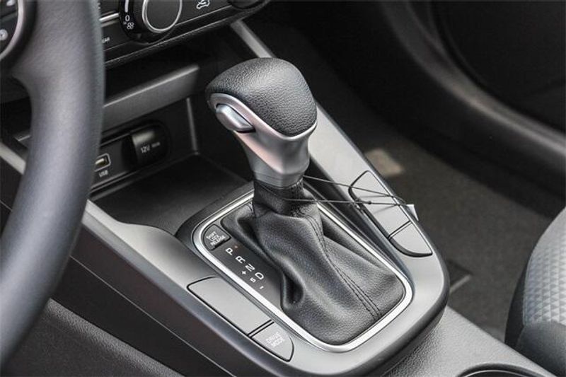 New 2025 Kia Soul LXImage 37
