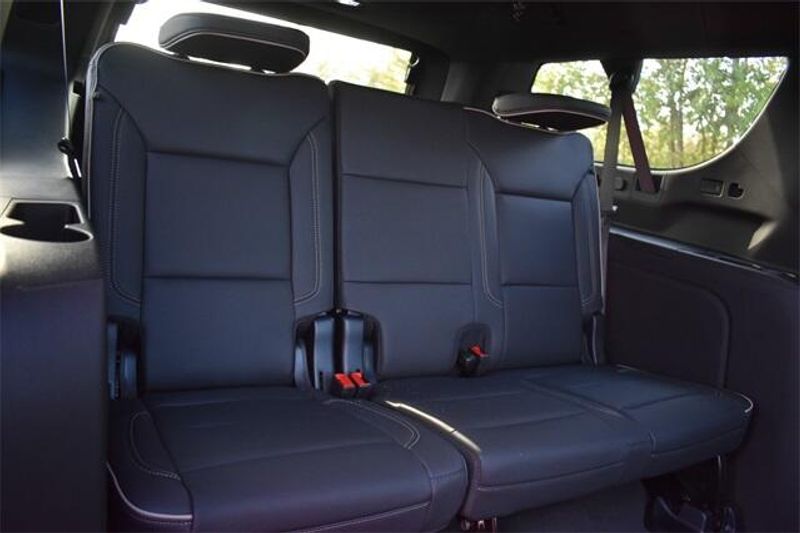 New 2026 Chevrolet Suburban PremierImage 17