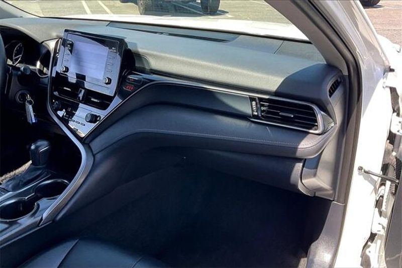 Used 2022 Toyota Camry SEImage 16