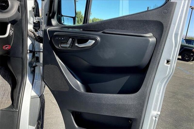 2022 Mercedes-Benz Sprinter 2500 Thor SanctuaryImage 23