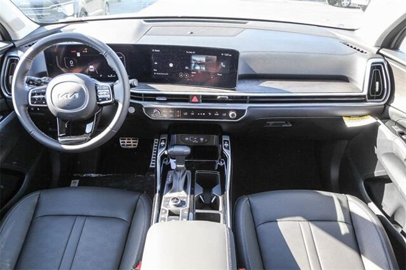New 2025 Kia Sorento X-Line SXImage 5