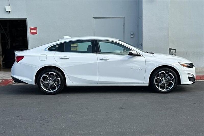 Used 2024 Chevrolet Malibu LTImage 3