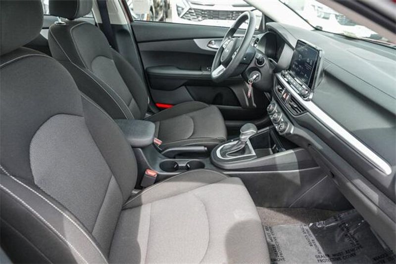 2024 Kia Forte LXSImage 17