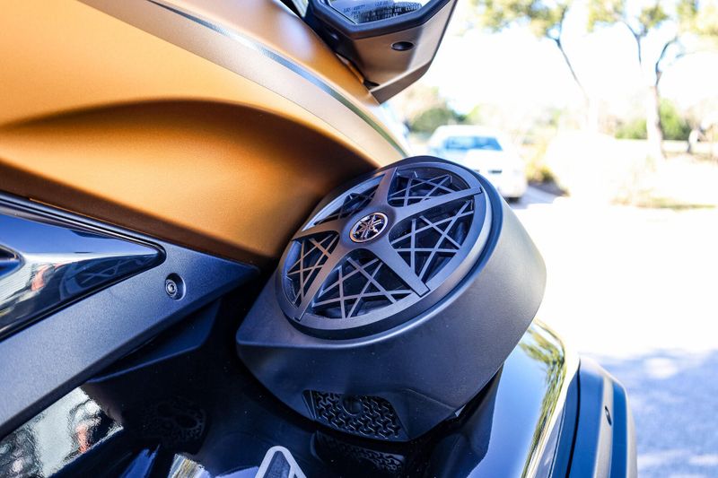 2025 Yamaha FX CRUISER HO WITH AUDIO COPPER AND BLACK Image 13