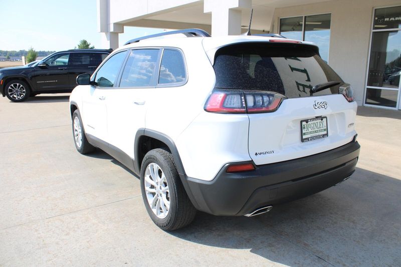 2022 Jeep Cherokee Latitude Lux photo 5