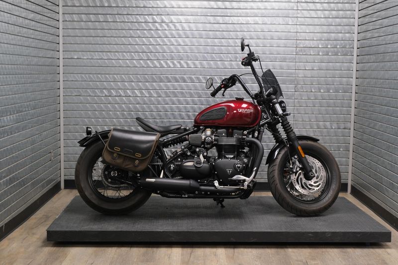 USED 2022 TRIUMPH BONNEVILLE BOBBER Image 2