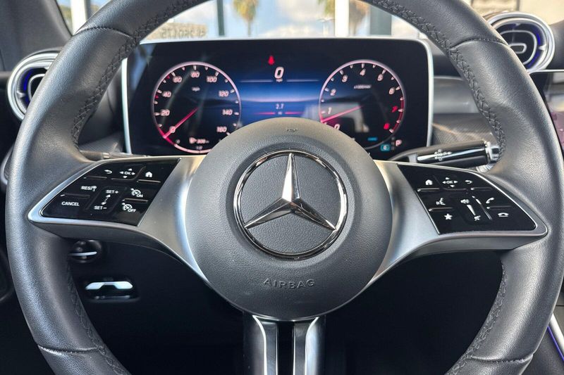 Used 2026 Mercedes-Benz GLC 300Image 28